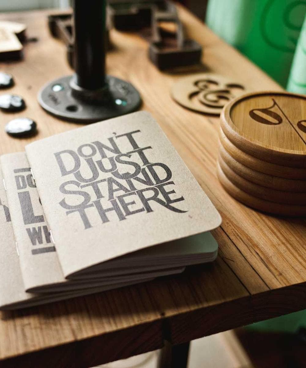 [EN] Curver Dog Food Container 10kg (Maroon veniam #202)